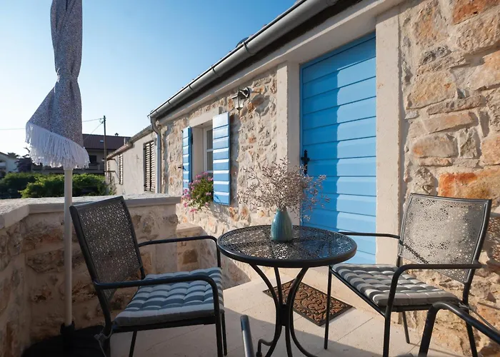 House With A Parking Space - 23510