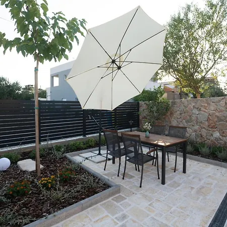 Дом отдыха House With A Parking Space - 23510 Вир