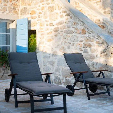 House With A Parking Space - 23510 Дом отдыха Вир