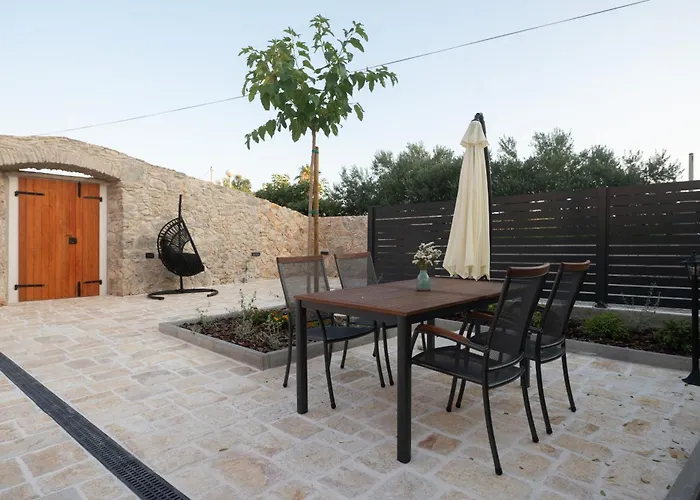 Дом отдыха House With A Parking Space - 23510 Вир